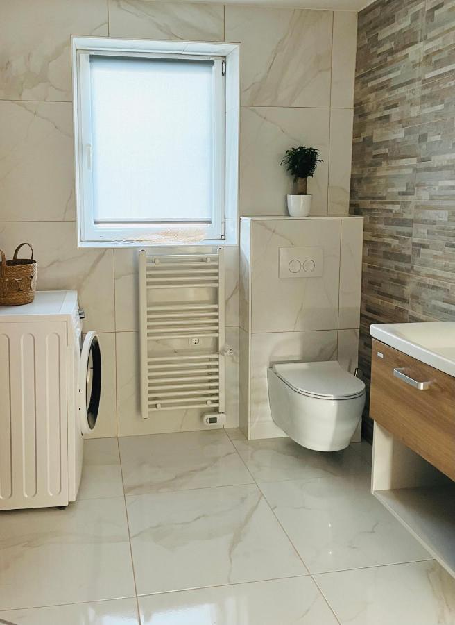 Luxe Apartments Лютомер Экстерьер фото