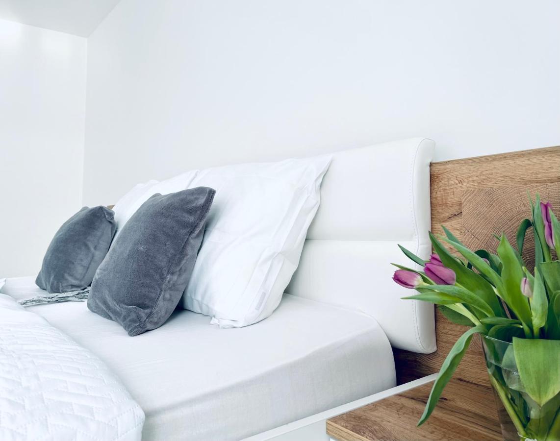 Luxe Apartments Лютомер Экстерьер фото