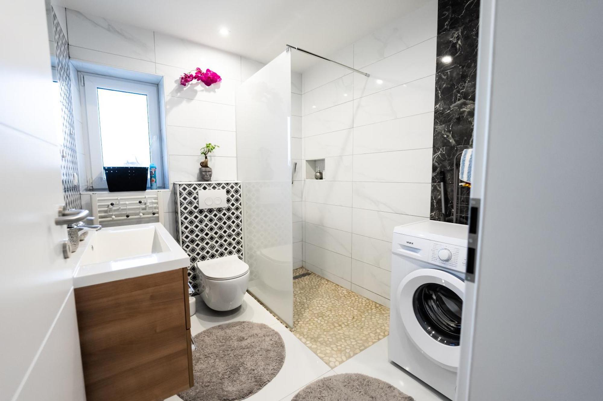 Luxe Apartments Лютомер Экстерьер фото