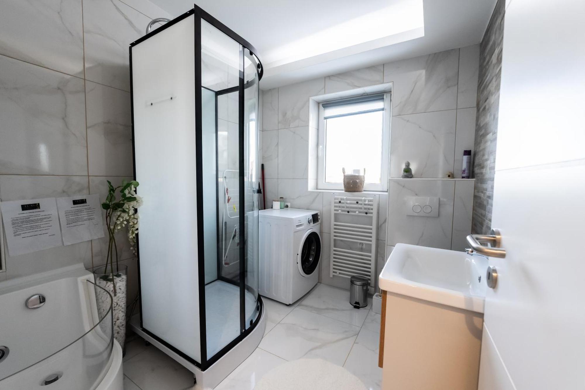 Luxe Apartments Лютомер Экстерьер фото
